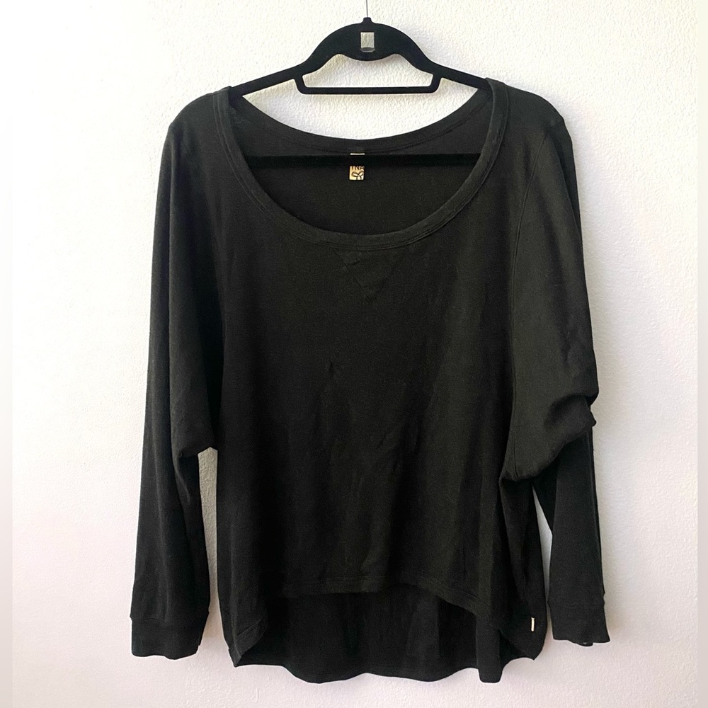 Aritzia TNA Scoop Neck Top with High-Low Hem | Black, Size M